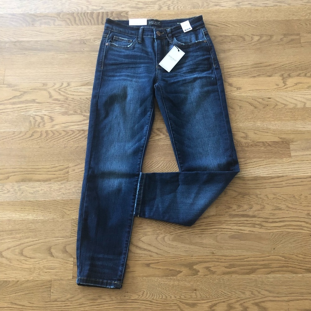 NWT Judy Blue Relaxed Fit, mid rise jeans